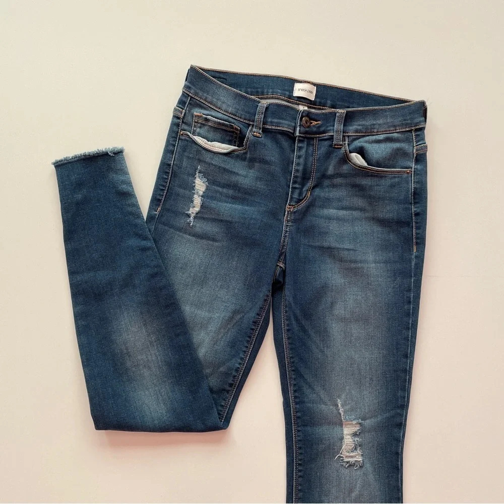 SNEAK PEEK Mid Rise Stretch Skinny Denim Distressed Blue Jeans Frayed Hem Size 7 - Picture 3 of 9
